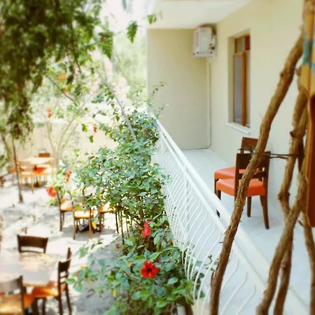 Oda ve Kahvaltı Albergo Cesme 3*