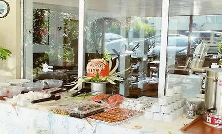 Oda ve Kahvaltı Albergo Cesme 3*